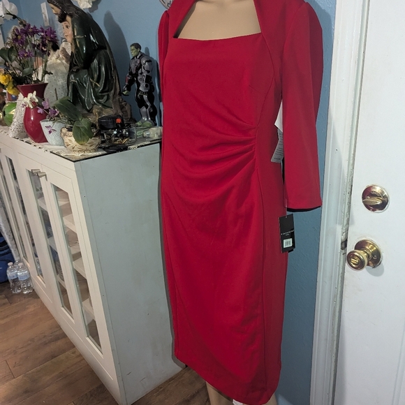 Tahali Elegant Red Women's Dress - Picture 4 of 8